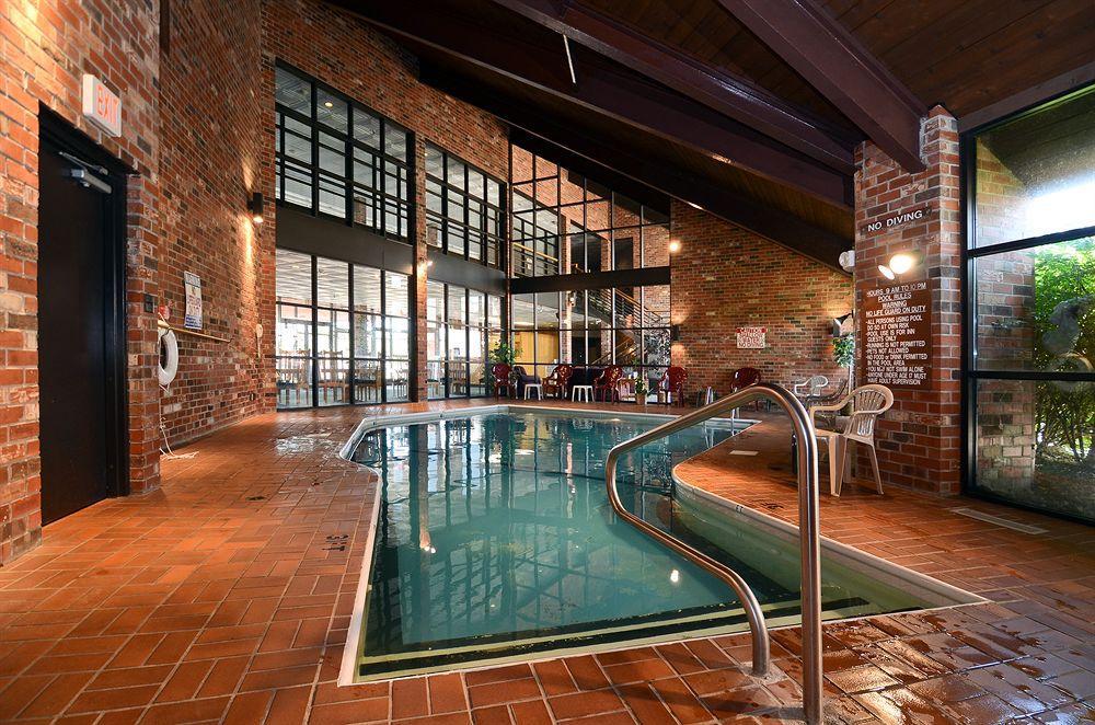 Clarion Pointe Bloomington-Normal Near I-55 And University Екстер'єр фото