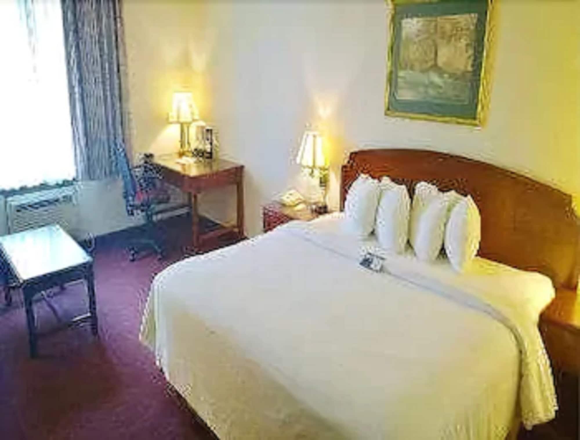 Clarion Pointe Bloomington-Normal Near I-55 And University Екстер'єр фото