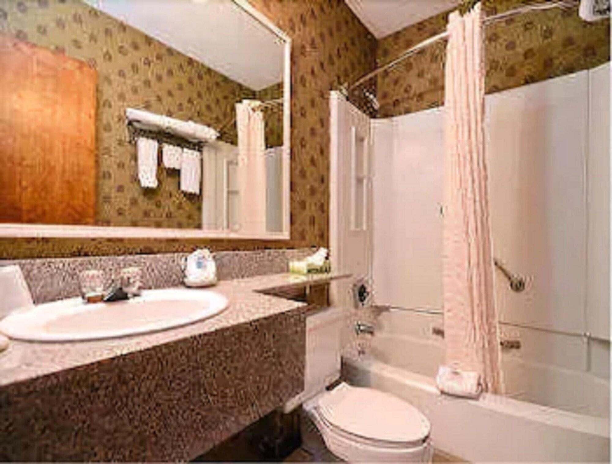 Clarion Pointe Bloomington-Normal Near I-55 And University Екстер'єр фото