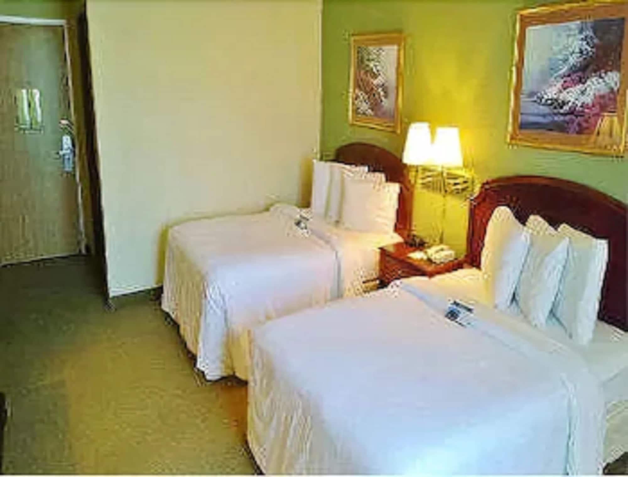 Clarion Pointe Bloomington-Normal Near I-55 And University Екстер'єр фото