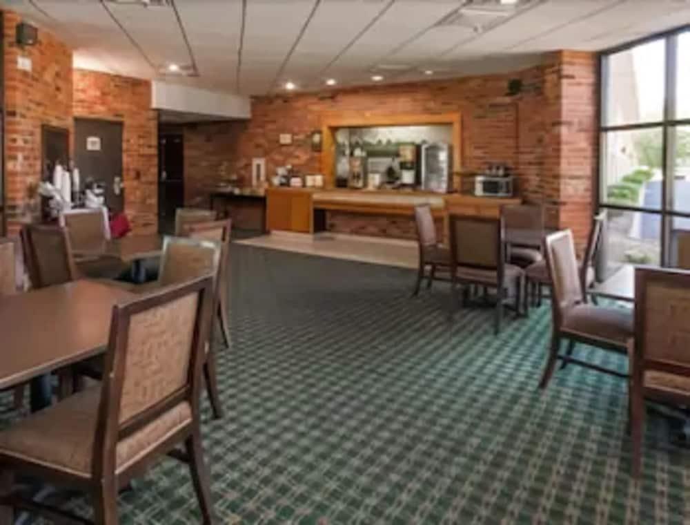 Clarion Pointe Bloomington-Normal Near I-55 And University Екстер'єр фото