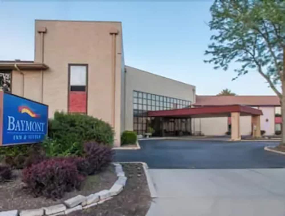 Clarion Pointe Bloomington-Normal Near I-55 And University Екстер'єр фото