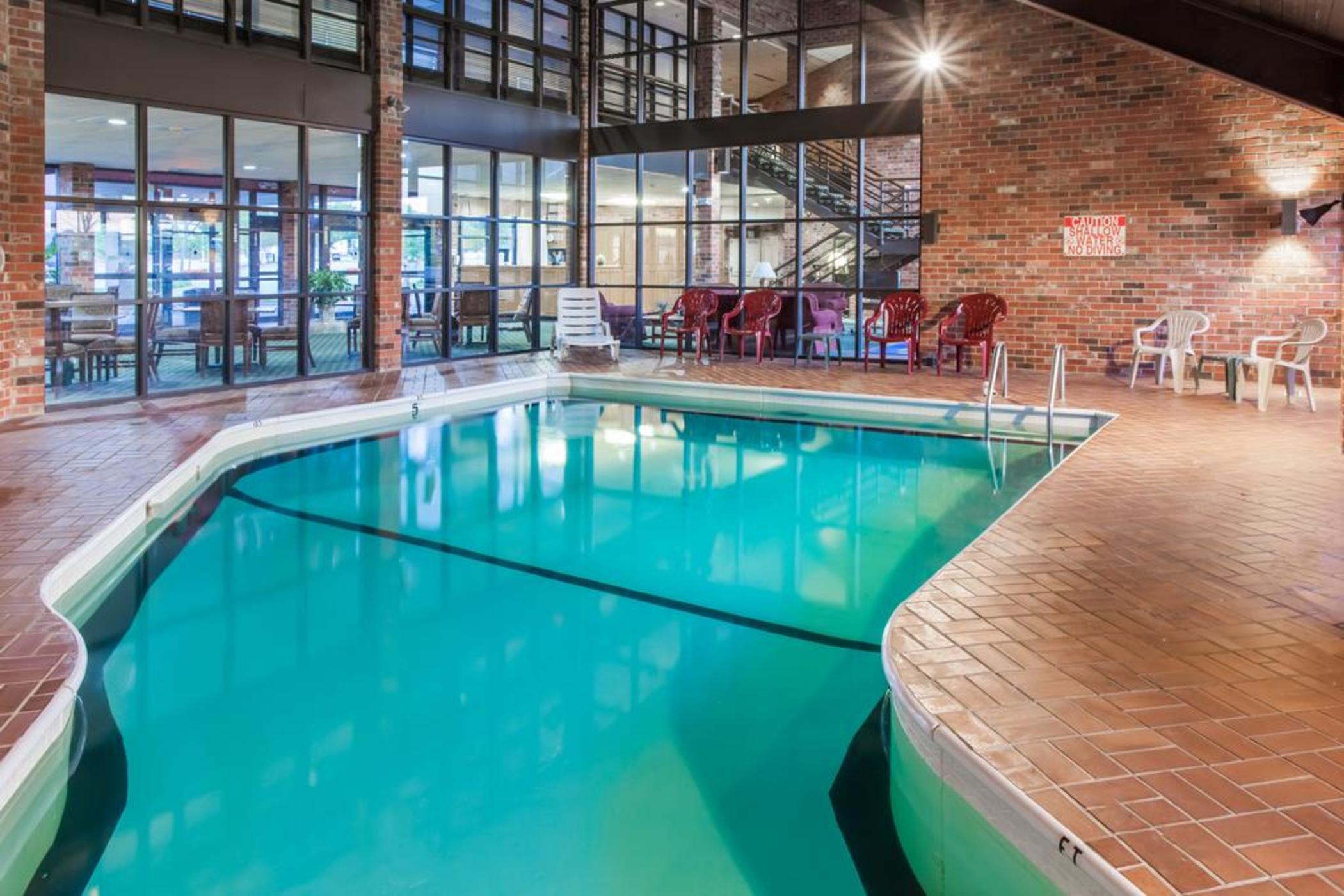 Clarion Pointe Bloomington-Normal Near I-55 And University Екстер'єр фото