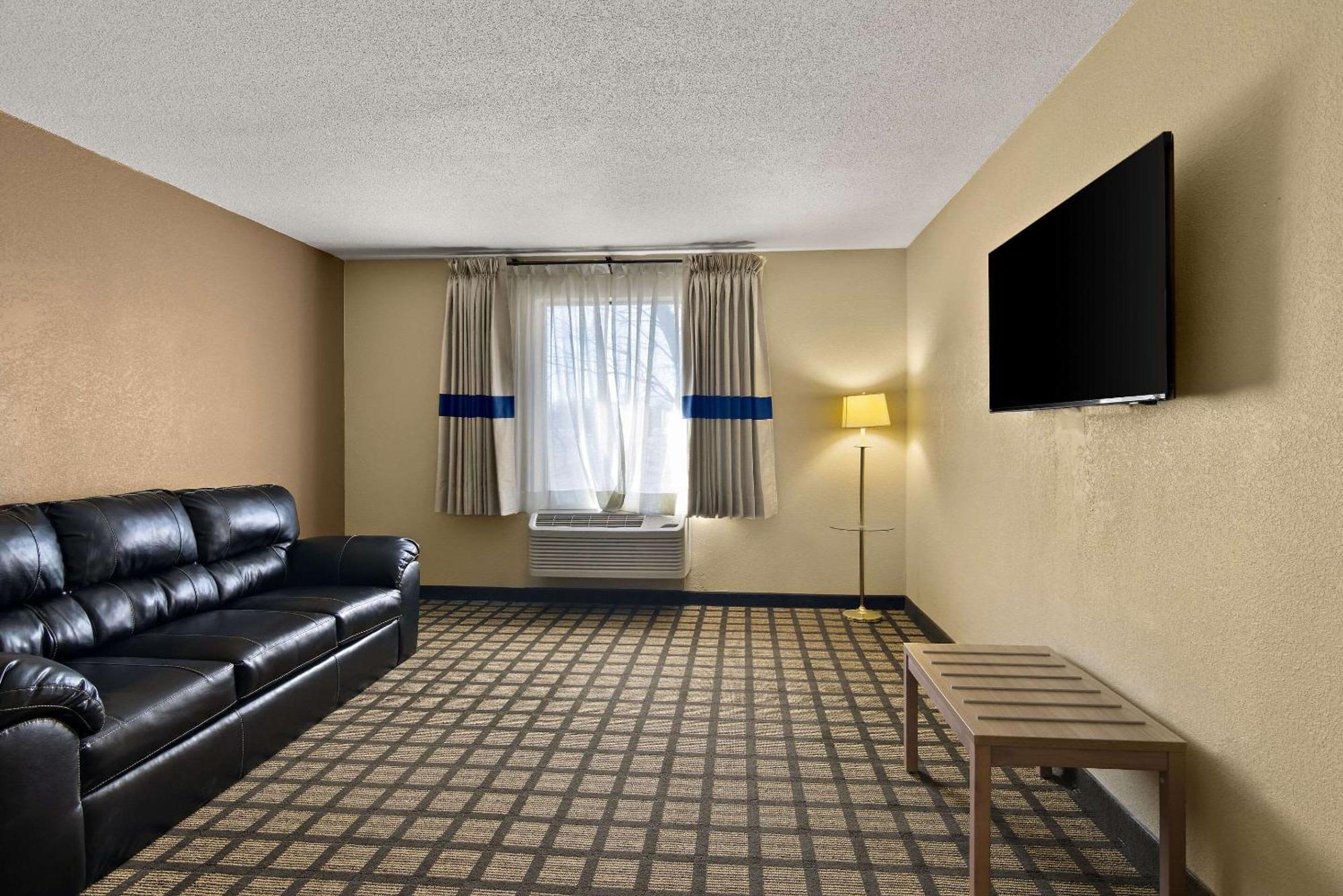 Clarion Pointe Bloomington-Normal Near I-55 And University Екстер'єр фото