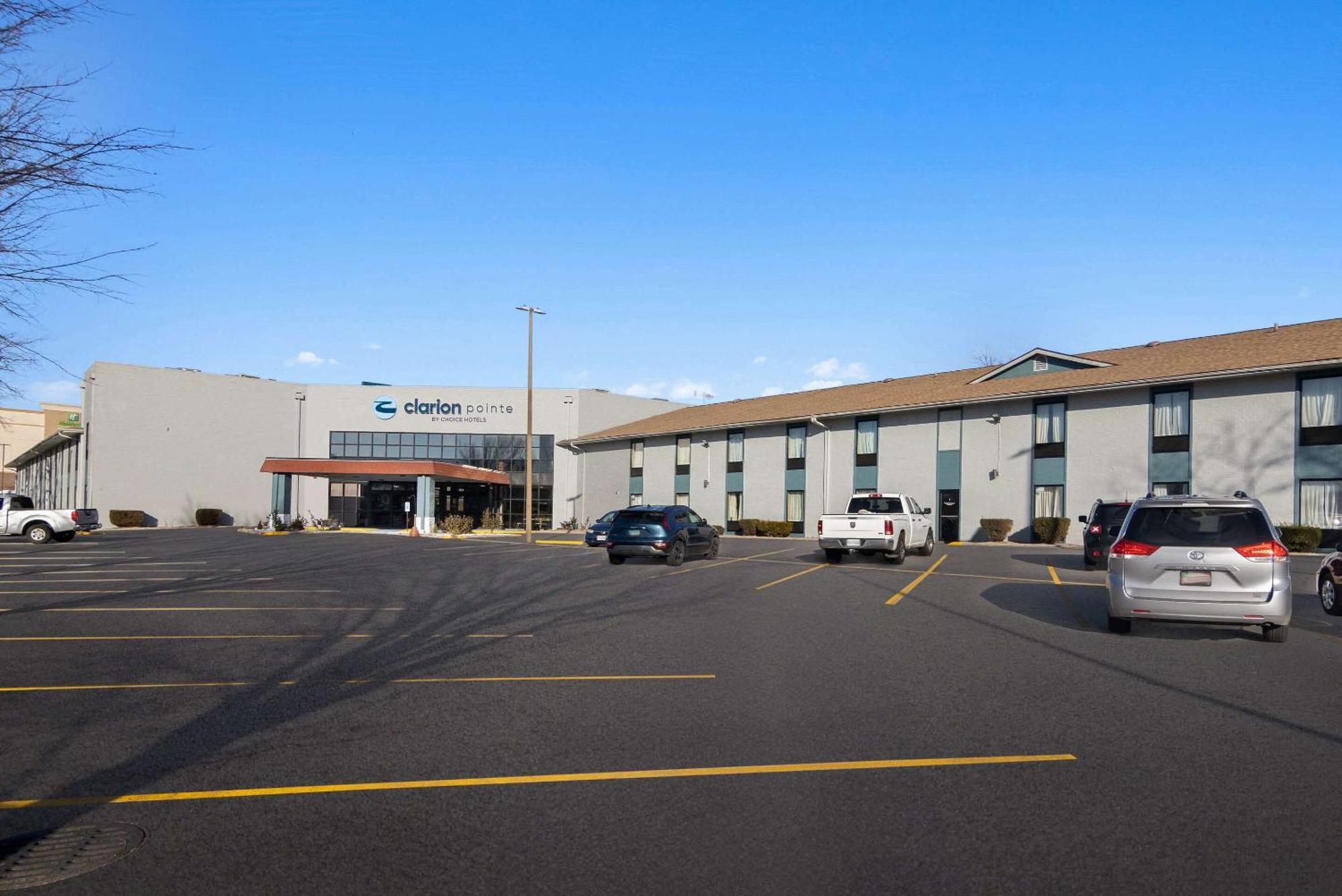 Clarion Pointe Bloomington-Normal Near I-55 And University Екстер'єр фото