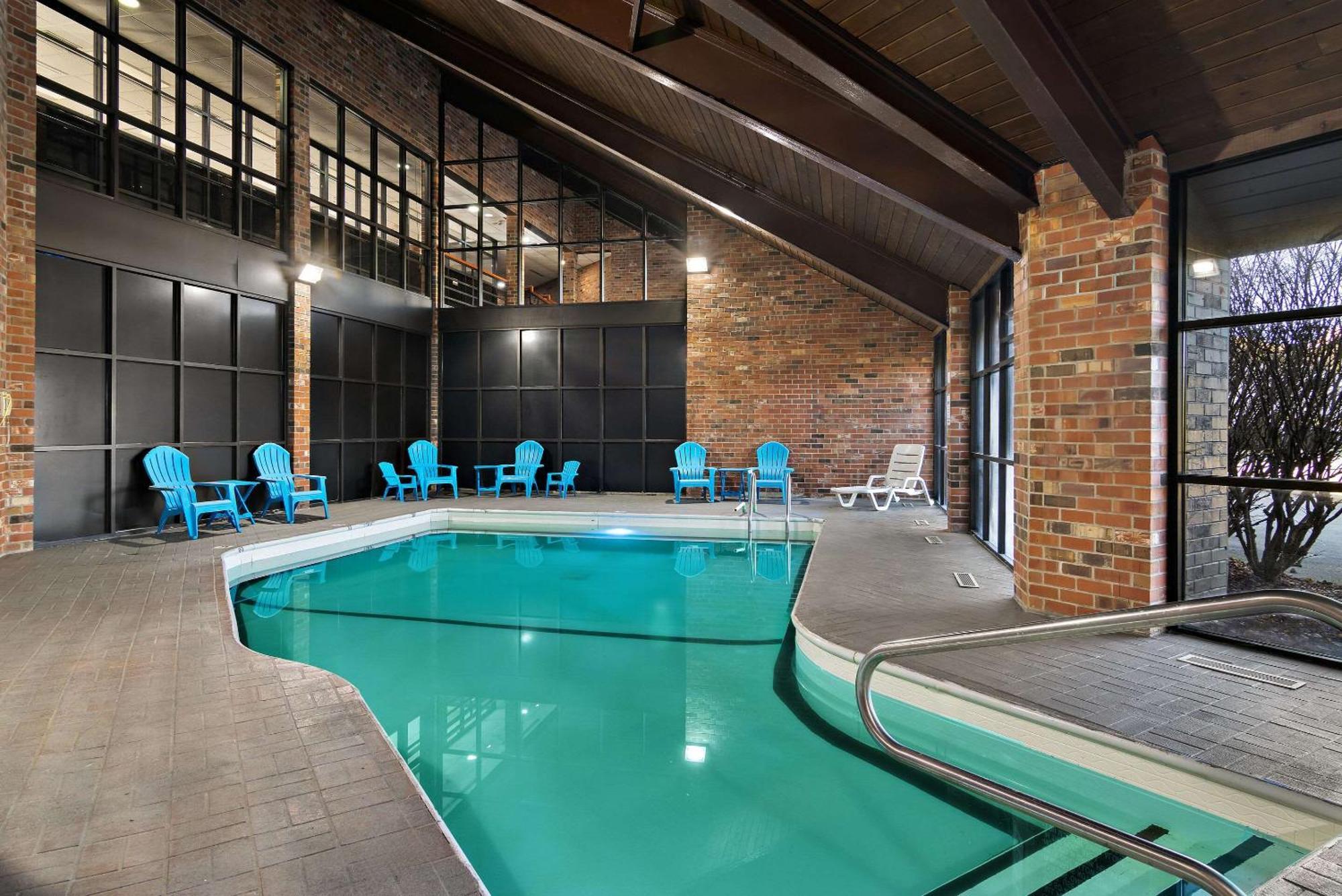Clarion Pointe Bloomington-Normal Near I-55 And University Екстер'єр фото