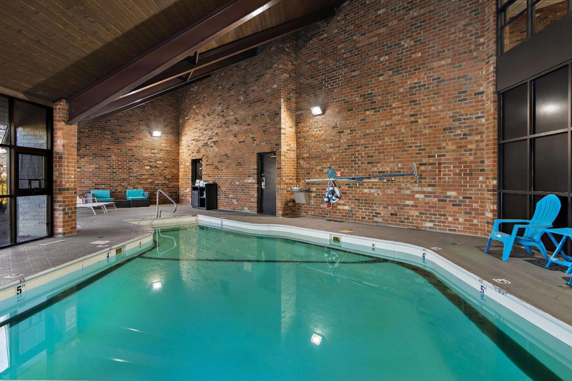 Clarion Pointe Bloomington-Normal Near I-55 And University Екстер'єр фото