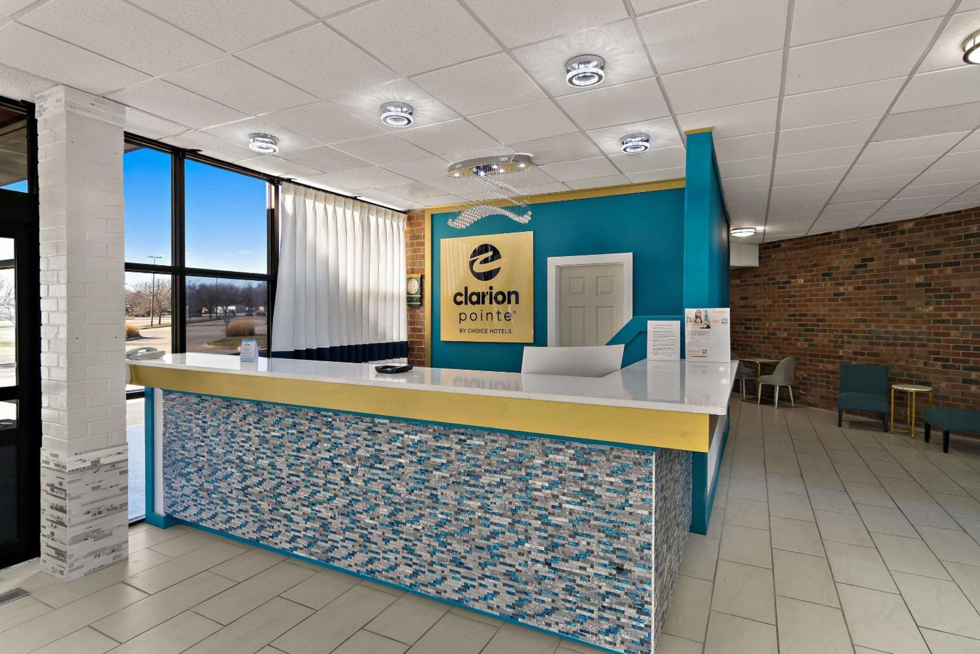 Clarion Pointe Bloomington-Normal Near I-55 And University Екстер'єр фото