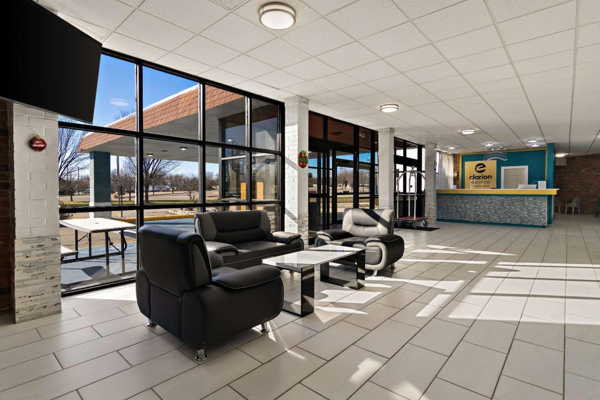 Clarion Pointe Bloomington-Normal Near I-55 And University Екстер'єр фото